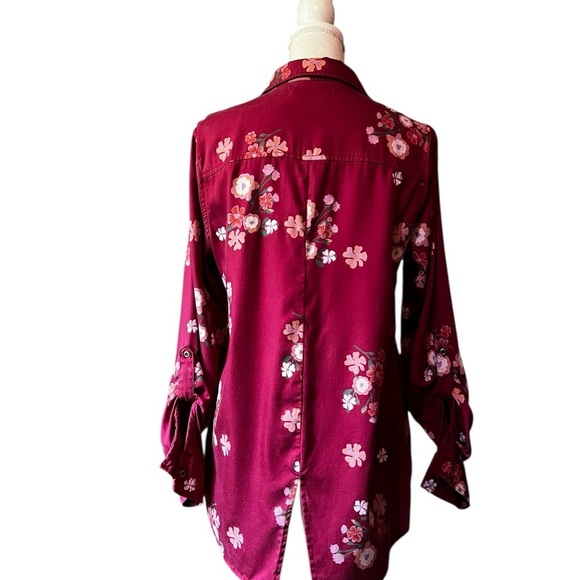 Billy T Women’s Maroon Floral Button Down Shirt Size Medium - Picture 4 of 9